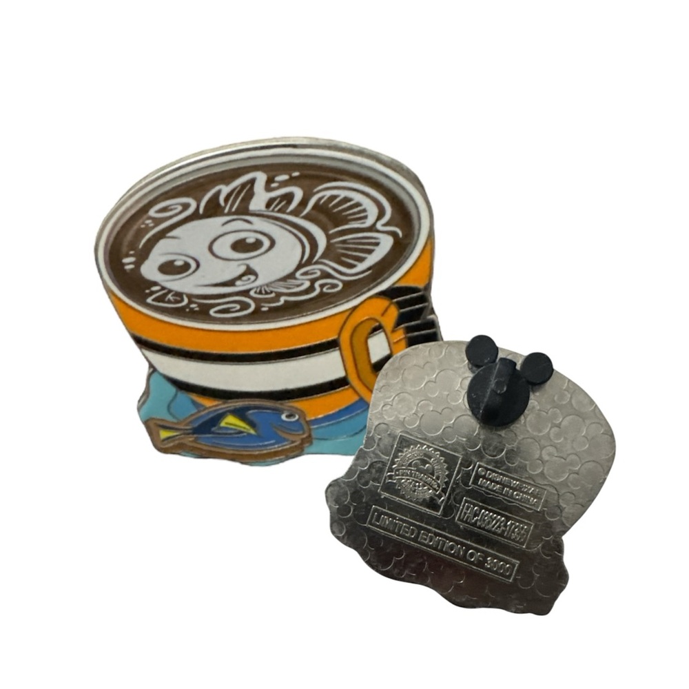 Disneyland Collector Pin Coffee Latte with Nemo and Dory 2018 LE 3000